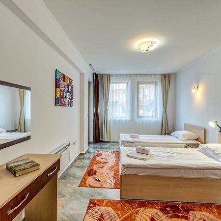 Bright And Spacious 2-Bdr Apartment With Balcony By Flat Mаnager Pamporovo Bagian luar foto