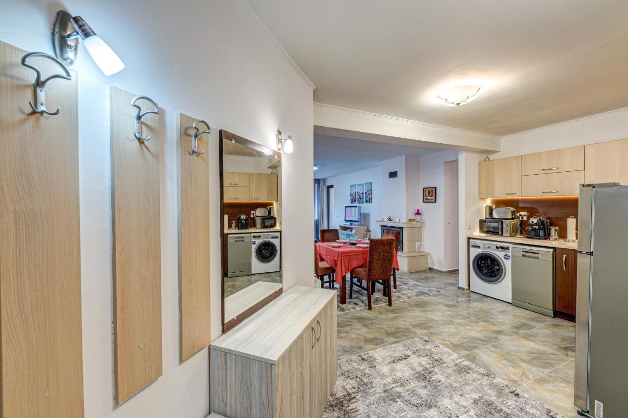 Bright And Spacious 2-Bdr Apartment With Balcony By Flat Mаnager Pamporovo Bagian luar foto