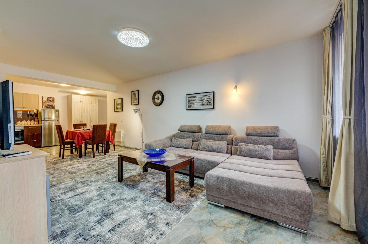 Bright And Spacious 2-Bdr Apartment With Balcony By Flat Mаnager Pamporovo Bagian luar foto